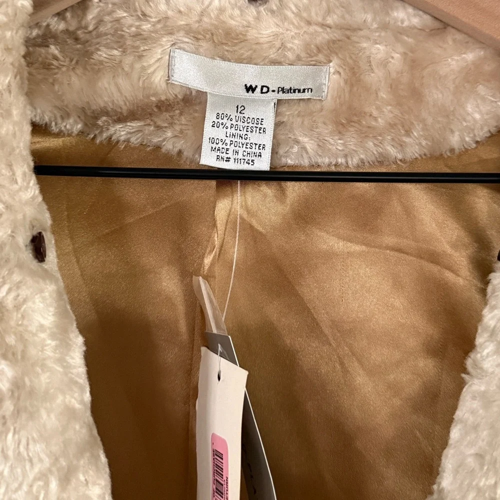 NWT W.D. Platinum Faux Fur Blazer Jacket Cream Beige Rhinestone Buttons Size 12 - Picture 5 of 8
